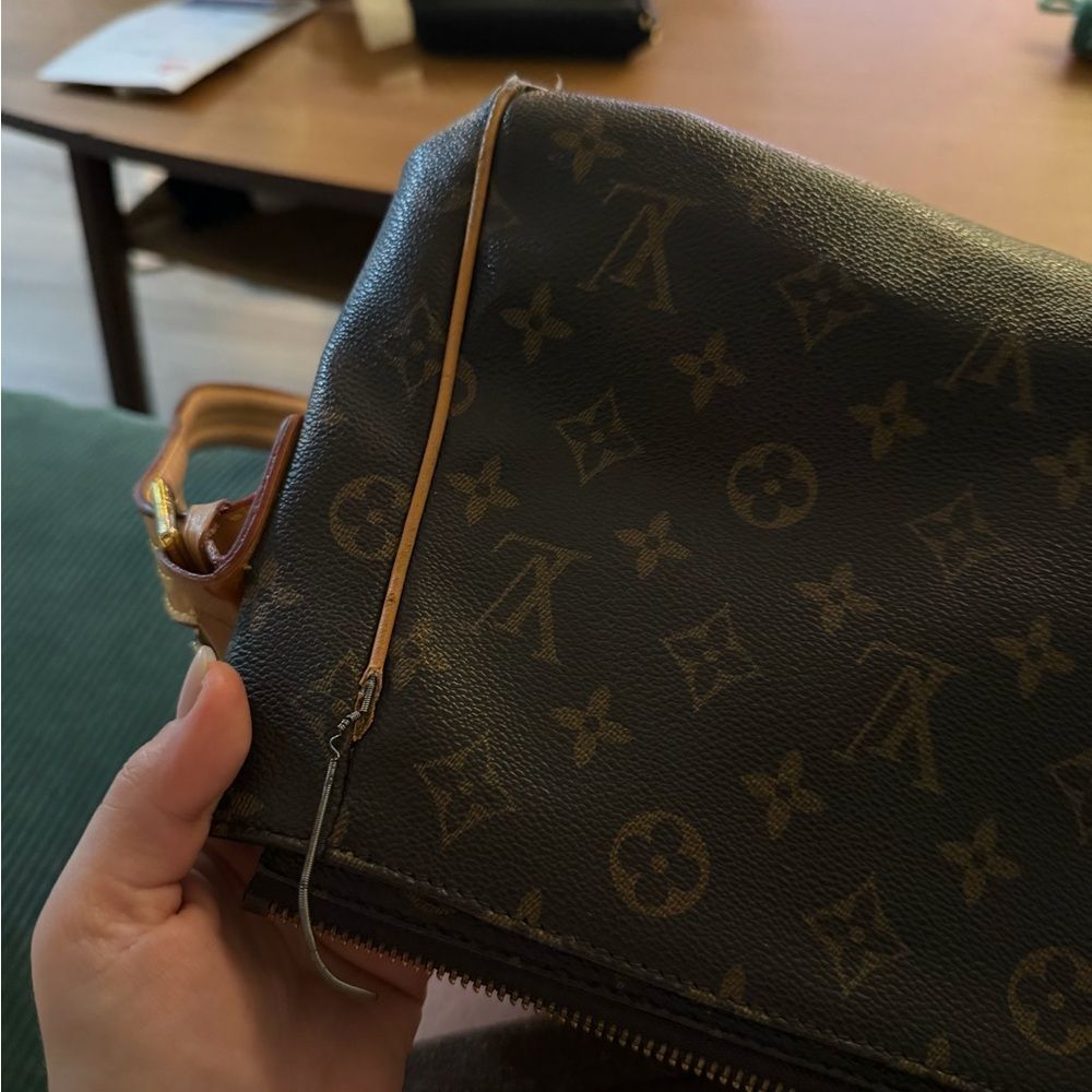 Authentic Louis Vuitton Red Interior with Gold Tag - Picture 5 of 9